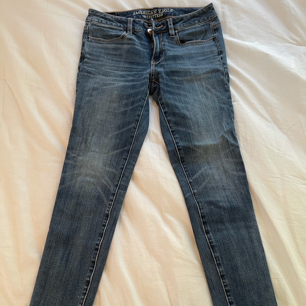 American eagle dark wash jeans